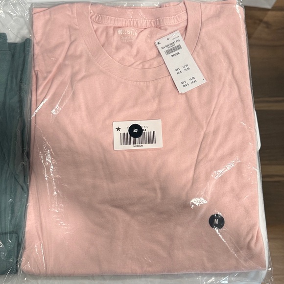 Hollister Shirt Bundle - Picture 3 of 3